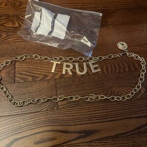 True religion Gold Chain Belt 
New 
The size is one size fits most
